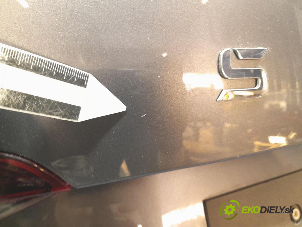 Skoda Octavia 2024 zadna dveře kufra: kufra: