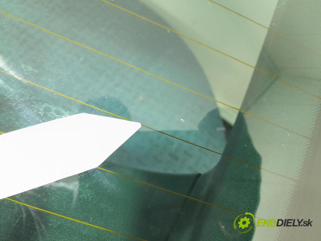 Skoda Octavia 2024 zadna dveře kufra: kufra: