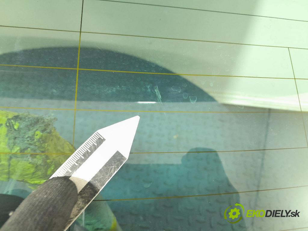 Skoda Octavia 2024 zadna dveře kufra: kufra: