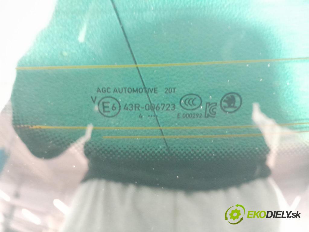 Skoda Octavia 2024 zadna dveře kufra: kufra: