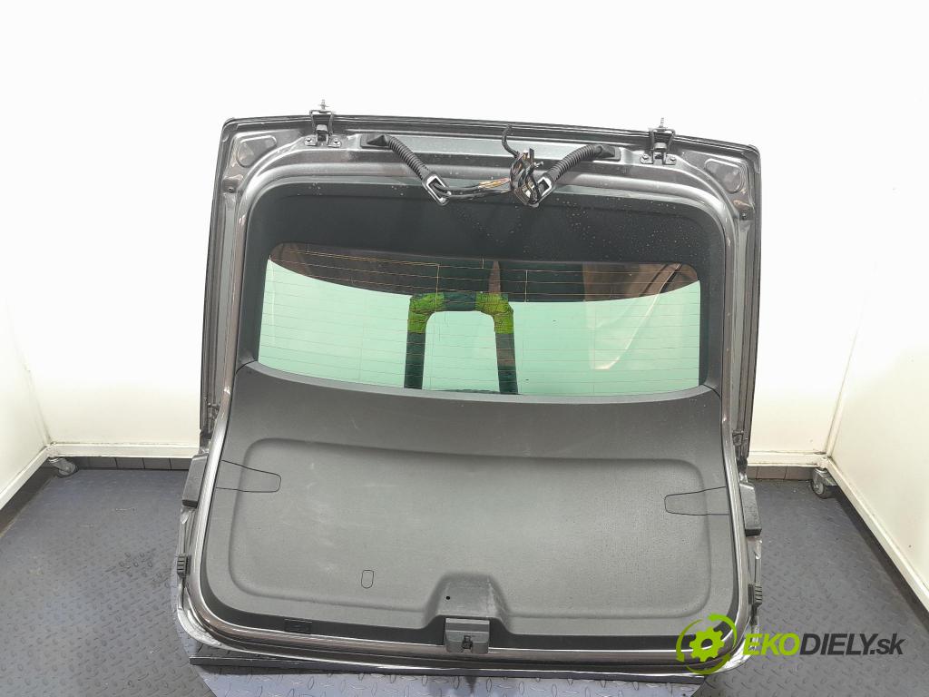 Skoda Octavia 2024 zadna dveře kufra: kufra: