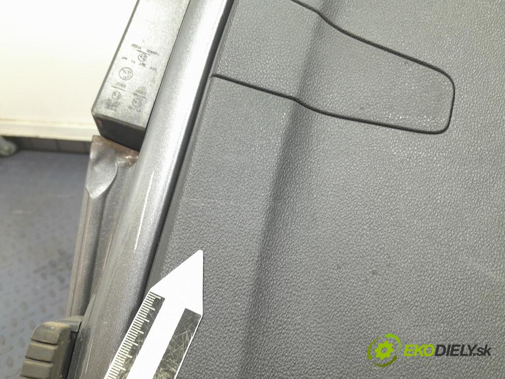 Skoda Octavia 2024 zadna dveře kufra: kufra: