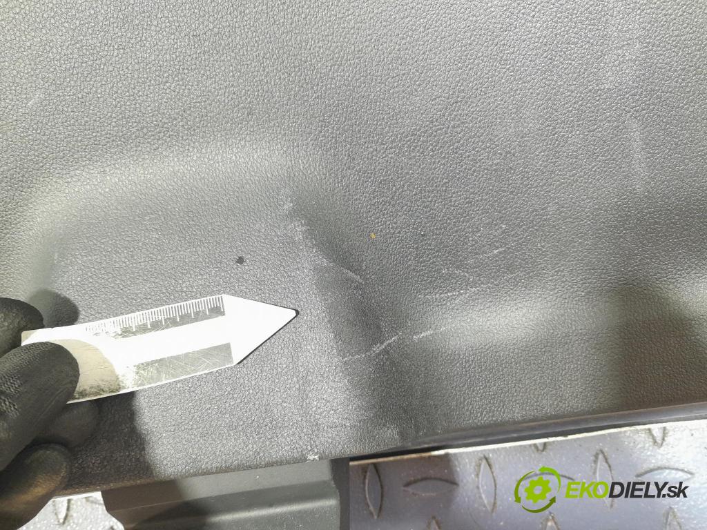 Skoda Octavia 2024 zadna dveře kufra: kufra: 