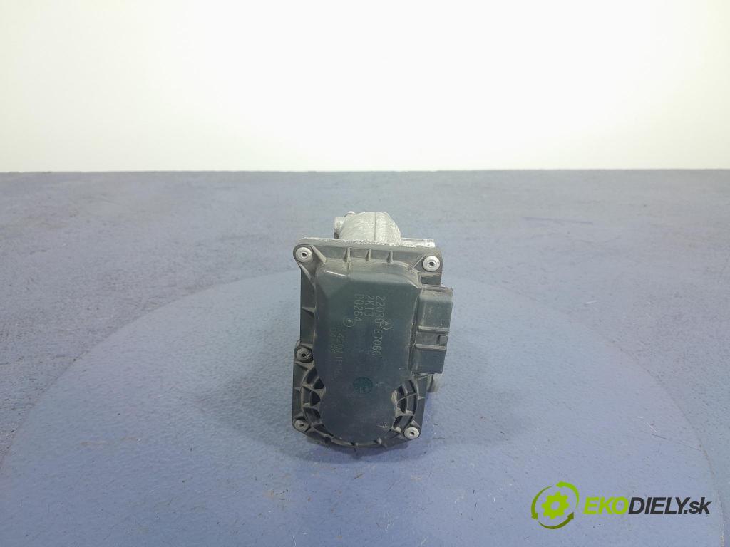 Toyota Prius 2013 škrticí klapka 22030-37060