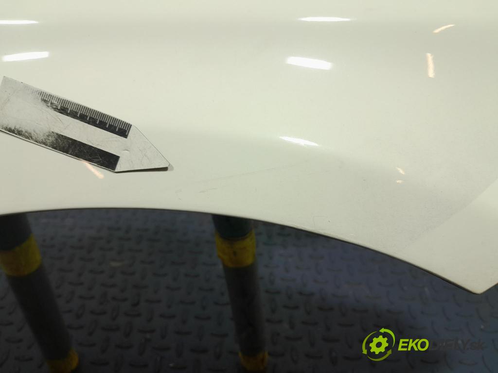 Toyota Prius 2013 blatník Predné v pravo: