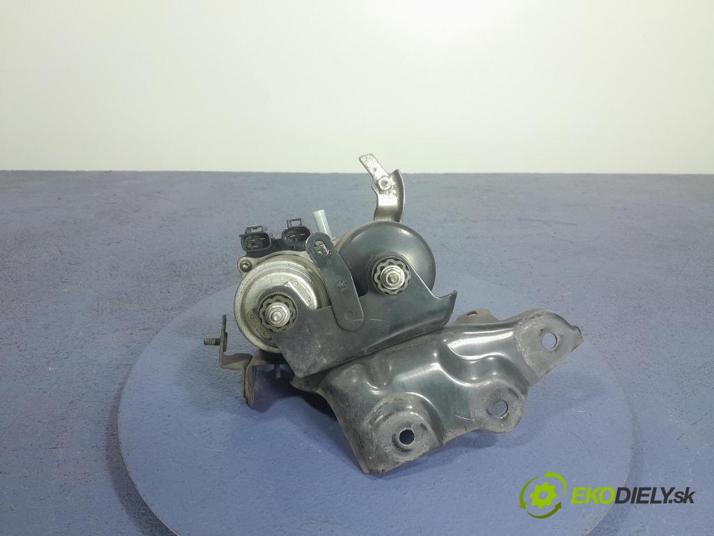 Toyota Prius 2013 čerpadlo ABS x 47070-47050