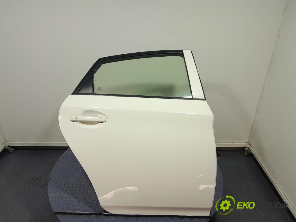 Toyota Prius 2013 dvere zad pravé