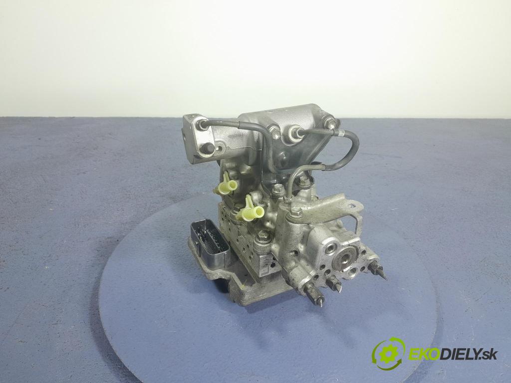 Toyota Prius 2013 čerpadlo ABS x 47210-47360