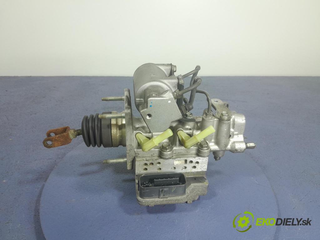 Toyota Prius 2013 čerpadlo ABS x 47210-47360
