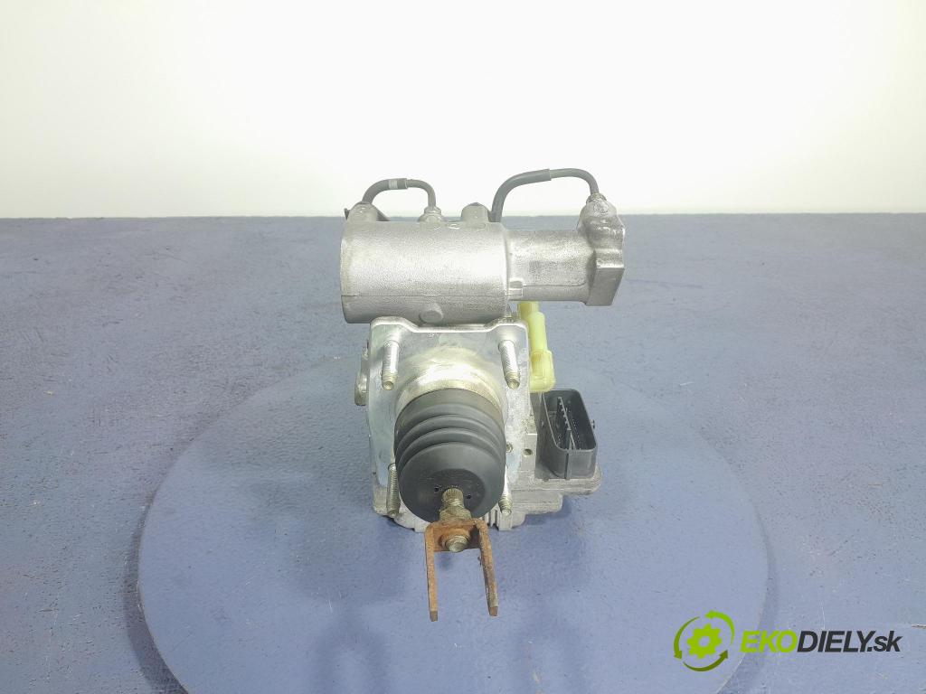 Toyota Prius 2013 čerpadlo ABS x 47210-47360