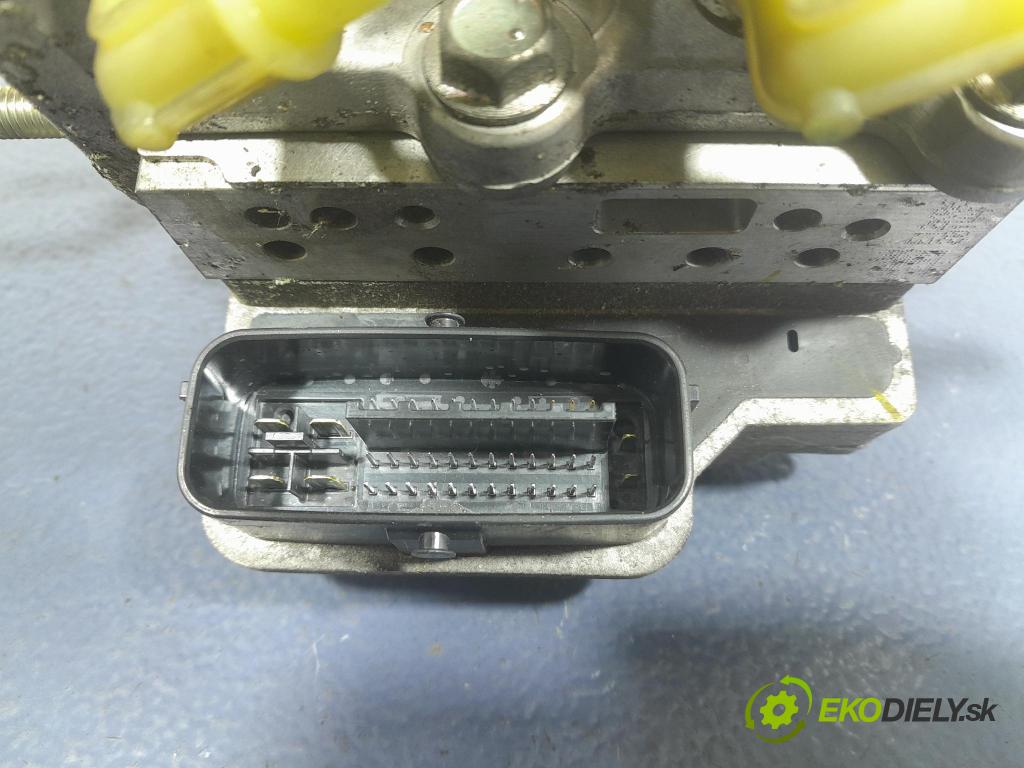 Toyota Prius 2013 čerpadlo ABS x 47210-47360