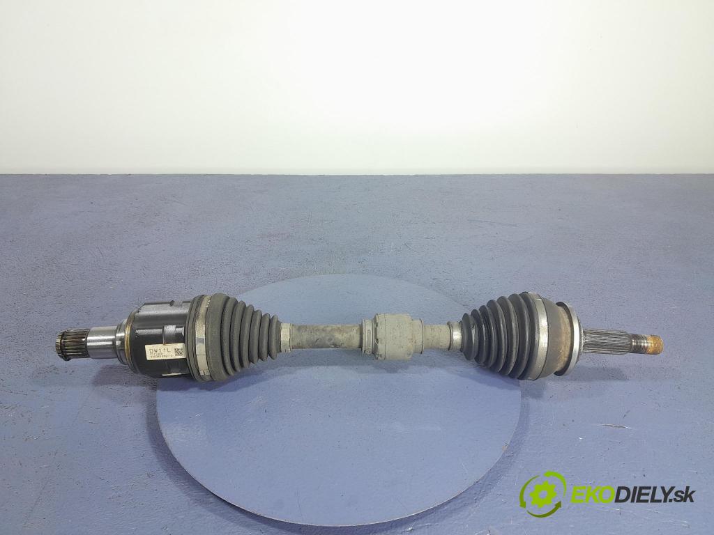 Toyota Prius 2013 poloos levá před DW11L