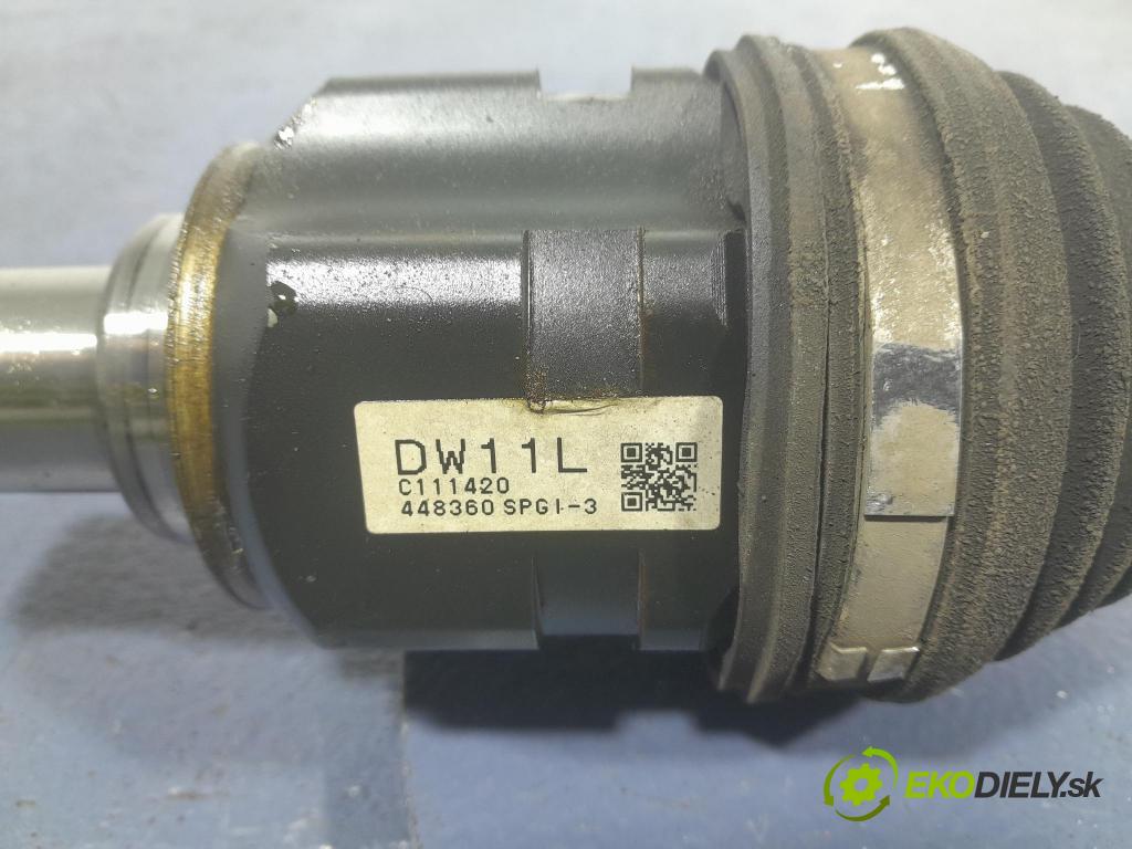 Toyota Prius 2013 poloos levá před DW11L