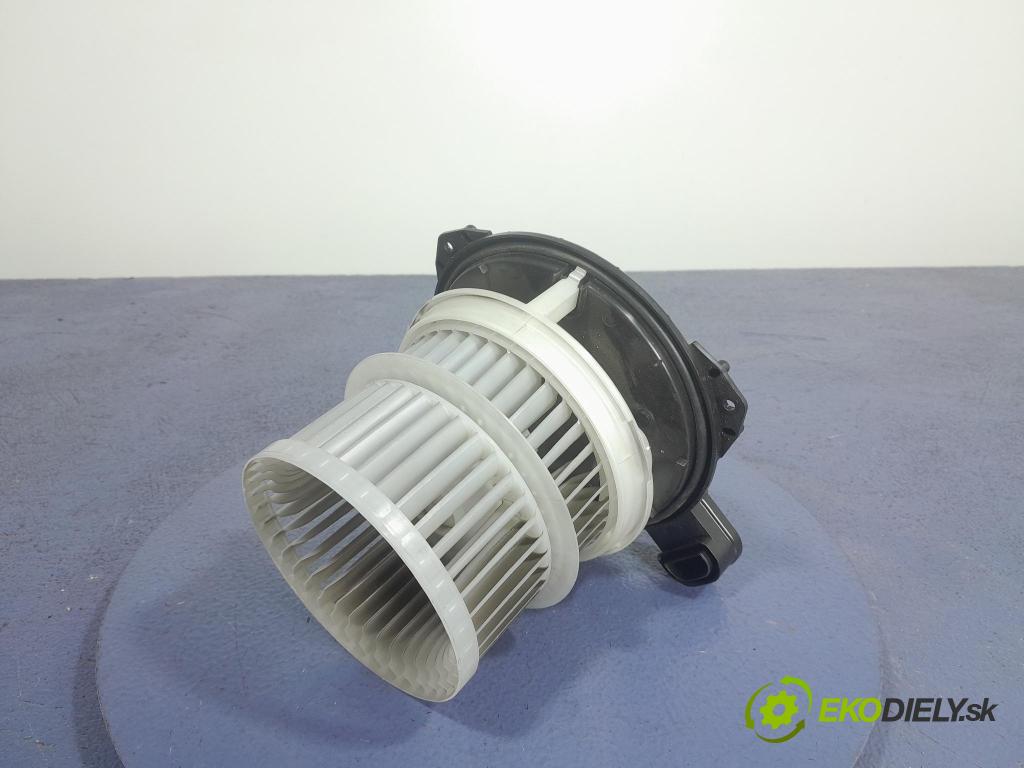 Lexus ES 2023 ventilátor Vzduch: