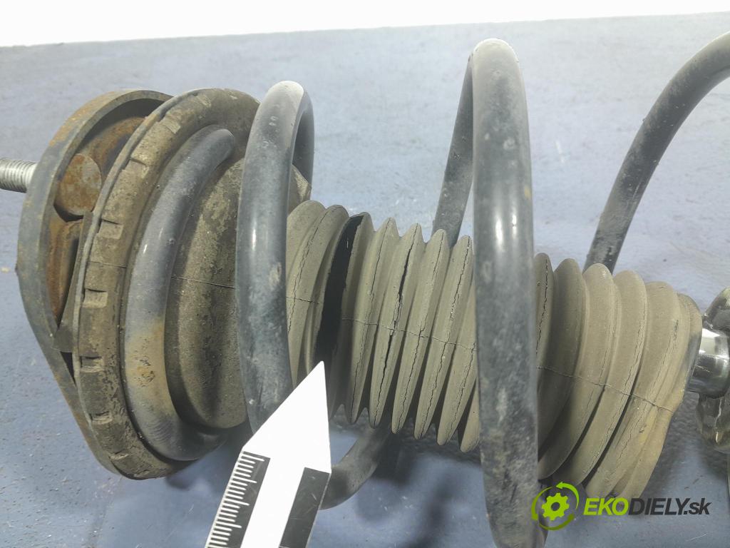 Toyota Prius 2013 tlmič Predné Správny.: