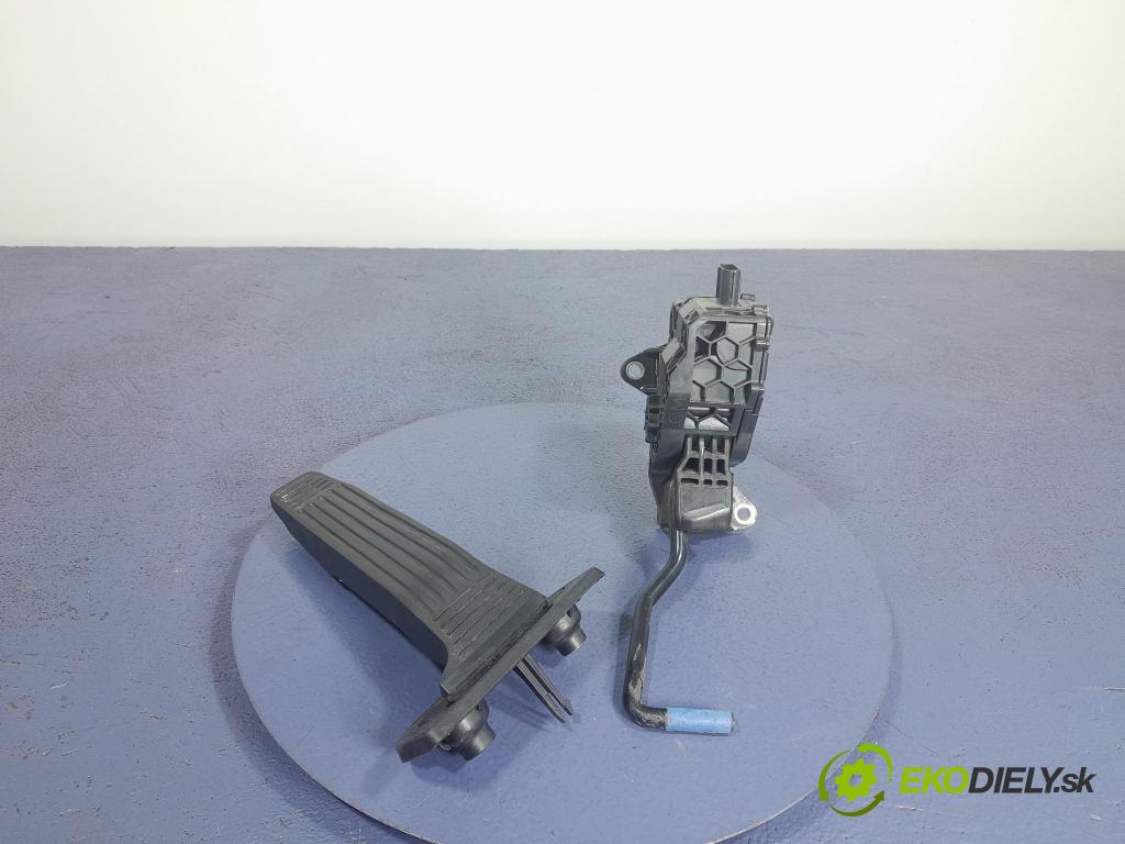 Lexus ES 2023 pedal Plyn: 78110-33171