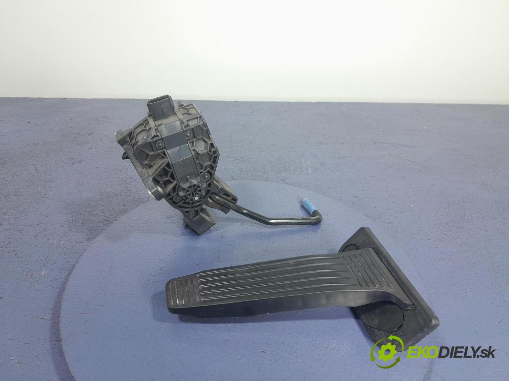 Lexus ES 2023 pedal Plyn: 78110-33171