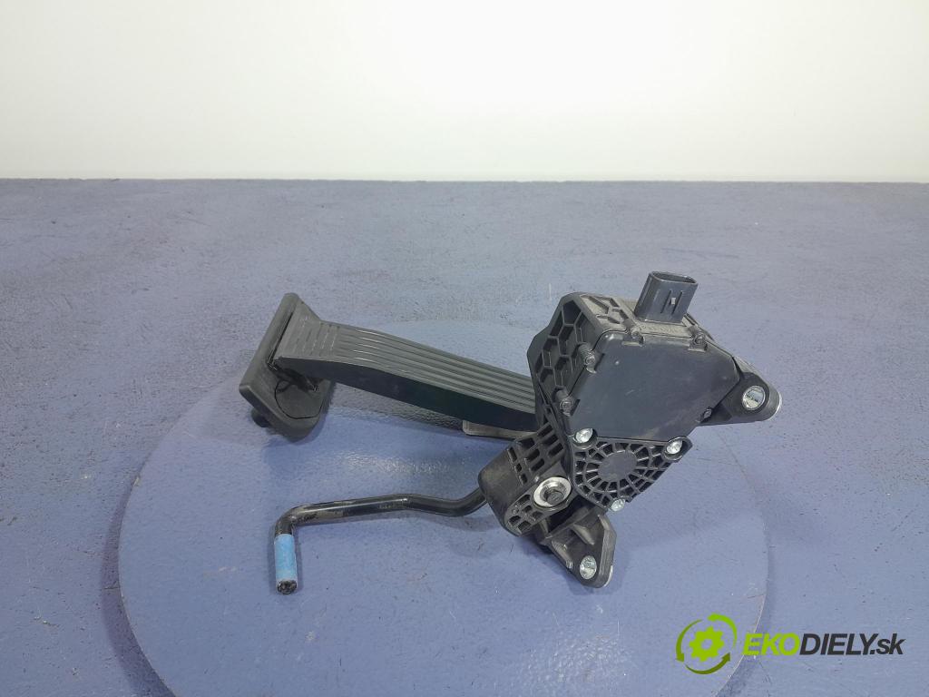 Lexus ES 2023 pedal Plyn: 78110-33171