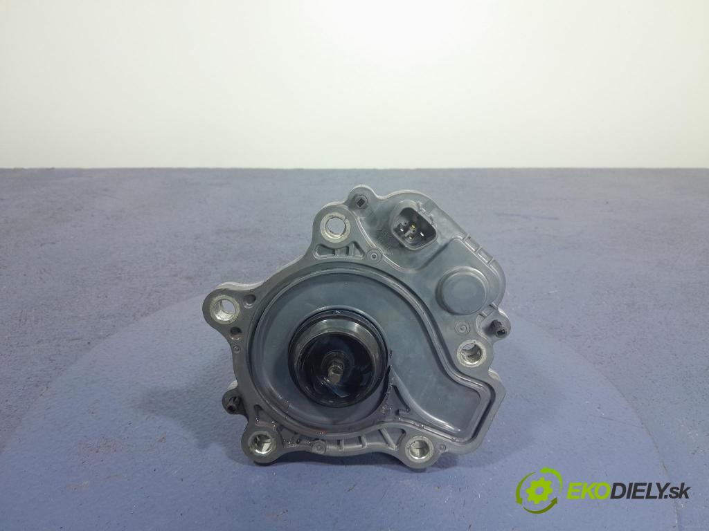 Toyota Prius 2013 čerpadlo Voda