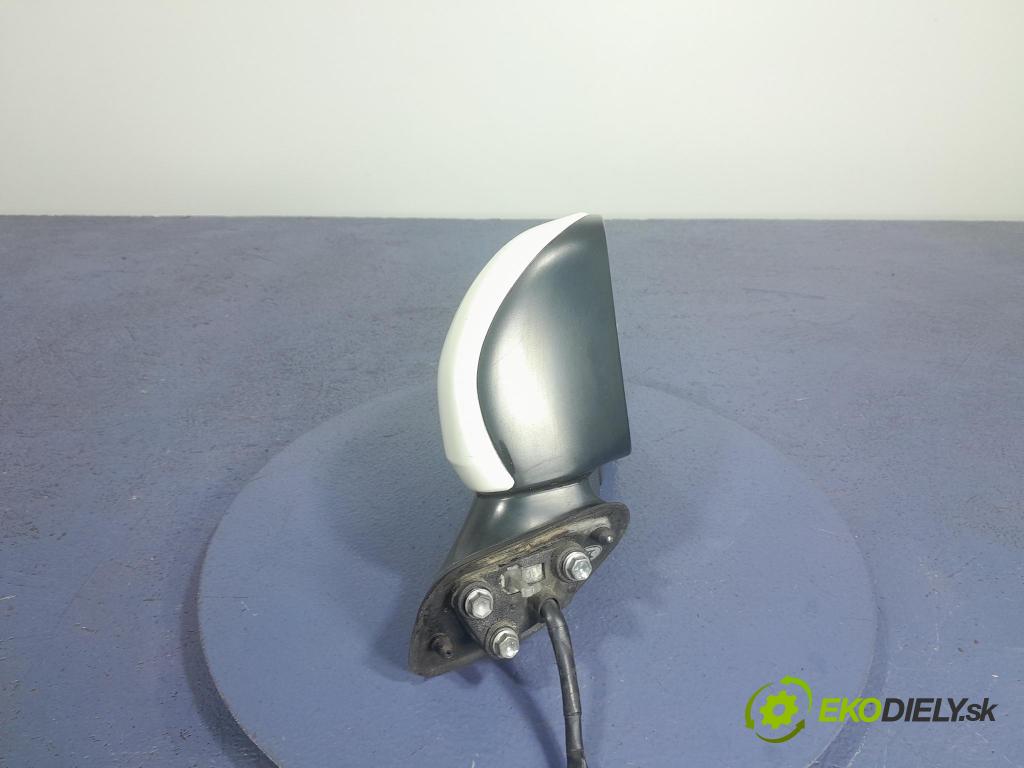 Toyota Prius 2013 zpětné zrcátko prave