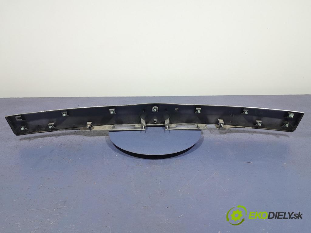 Toyota Prius 2013 zaslepka: zad 76811-47070