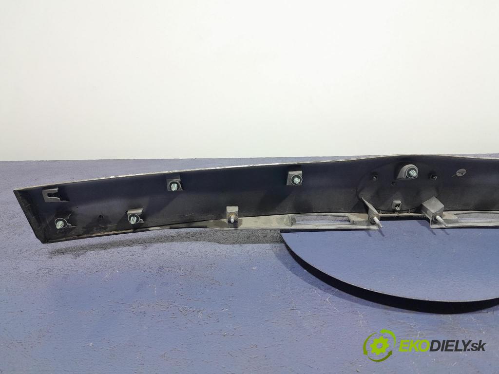 Toyota Prius 2013 zaslepka: zad 76811-47070
