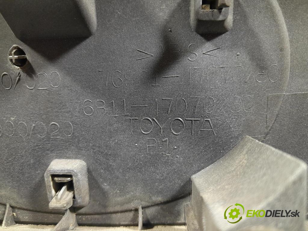 Toyota Prius 2013 zaslepka: zad 76811-47070