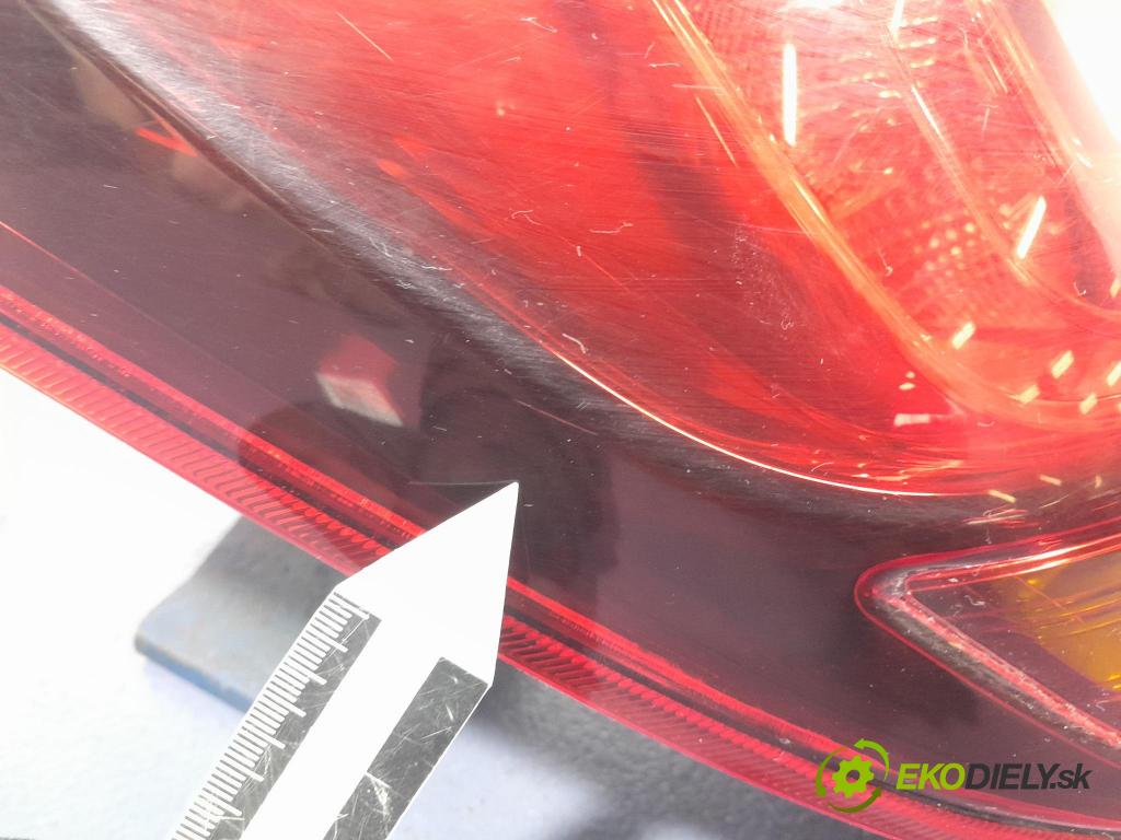 Toyota Yaris 2014 svetlo / reflektor zad ľavá Vonkajsia: 0D-166