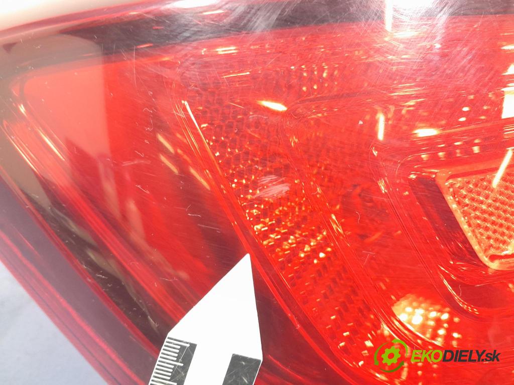Toyota Yaris 2014 svetlo / reflektor zad ľavá Vonkajsia: 0D-166