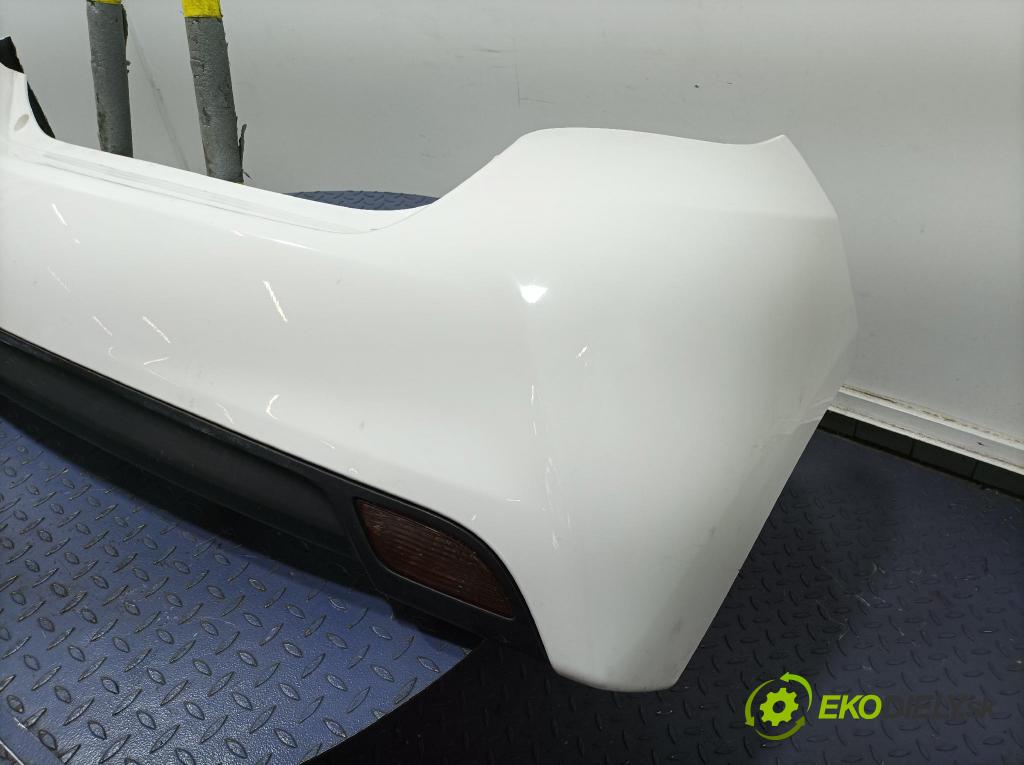 Toyota Yaris 2014 nárazník zad