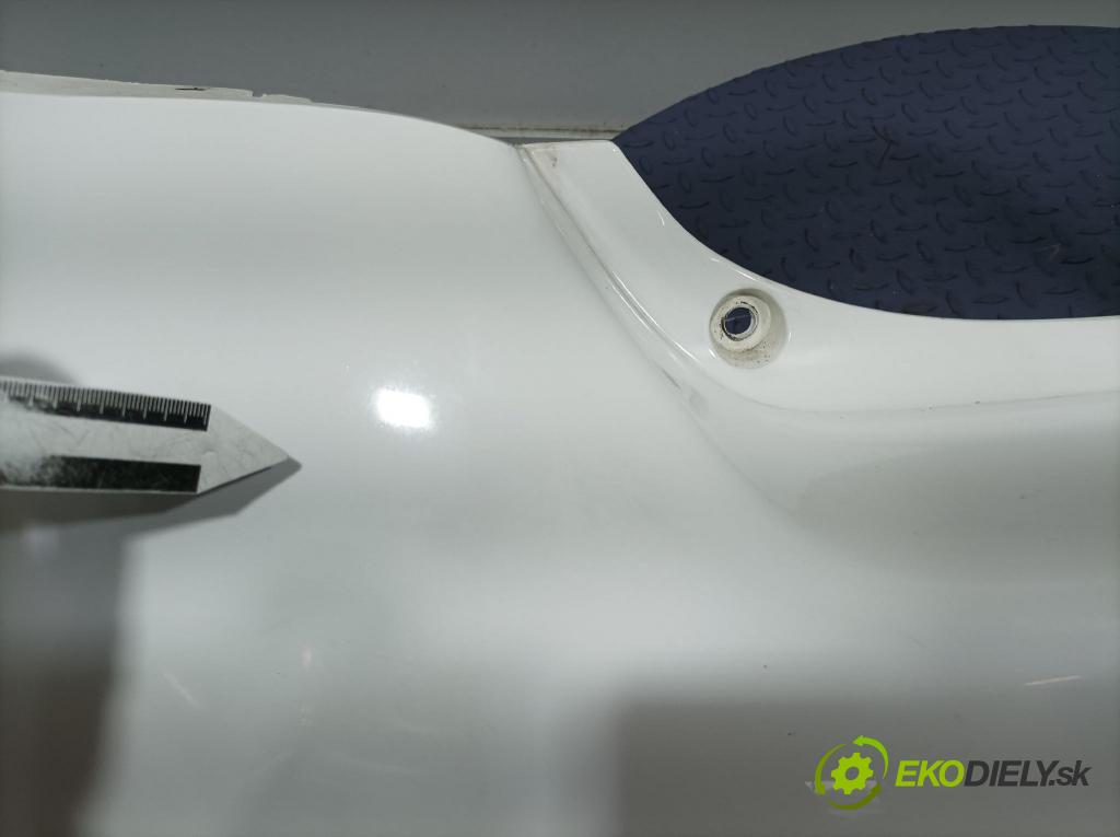 Toyota Yaris 2014 nárazník zad