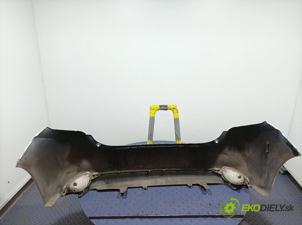 Toyota Yaris 2014 nárazník zad