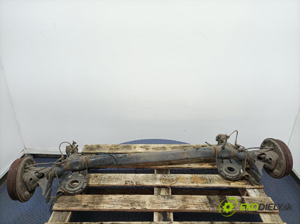 Toyota Yaris 2014 výstuha Pozastavenia: zad