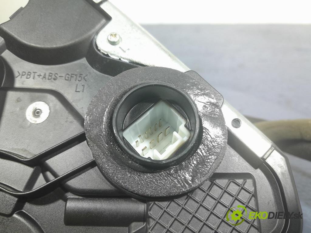 Lexus ES 2023 zámek dveře před Levý: