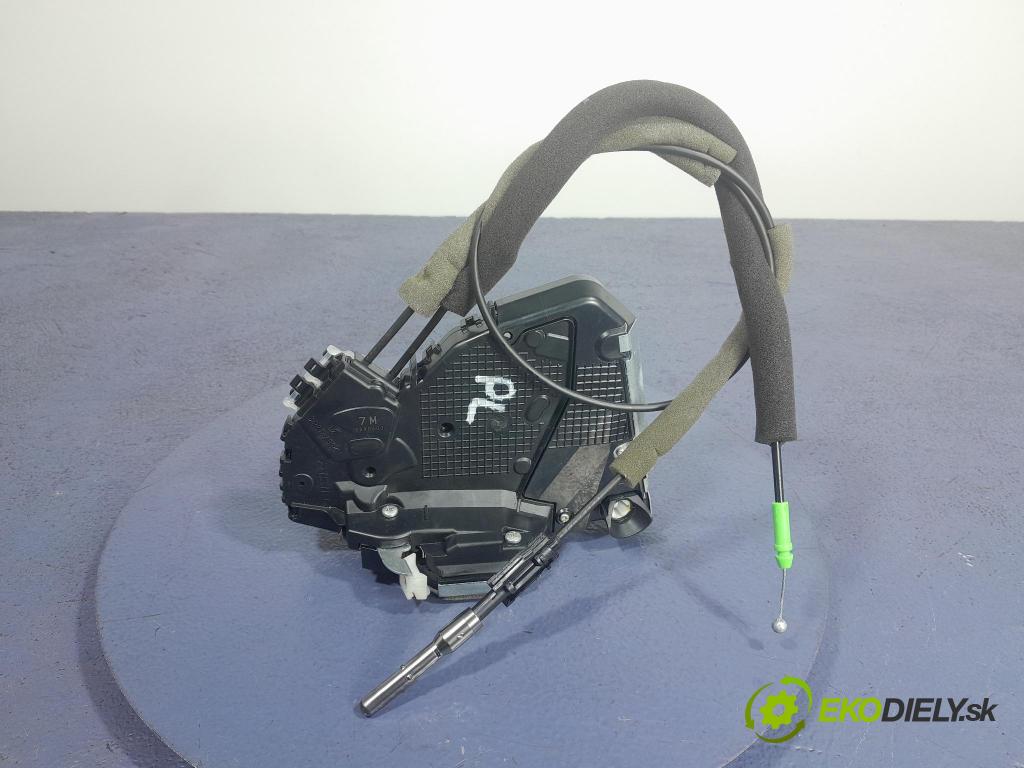 Lexus ES 2023 zámek dveře před Levý: