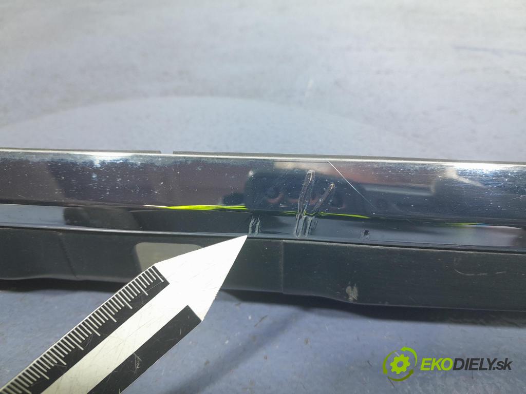 Lexus ES 2023 zaslepka: zad 76811-33320