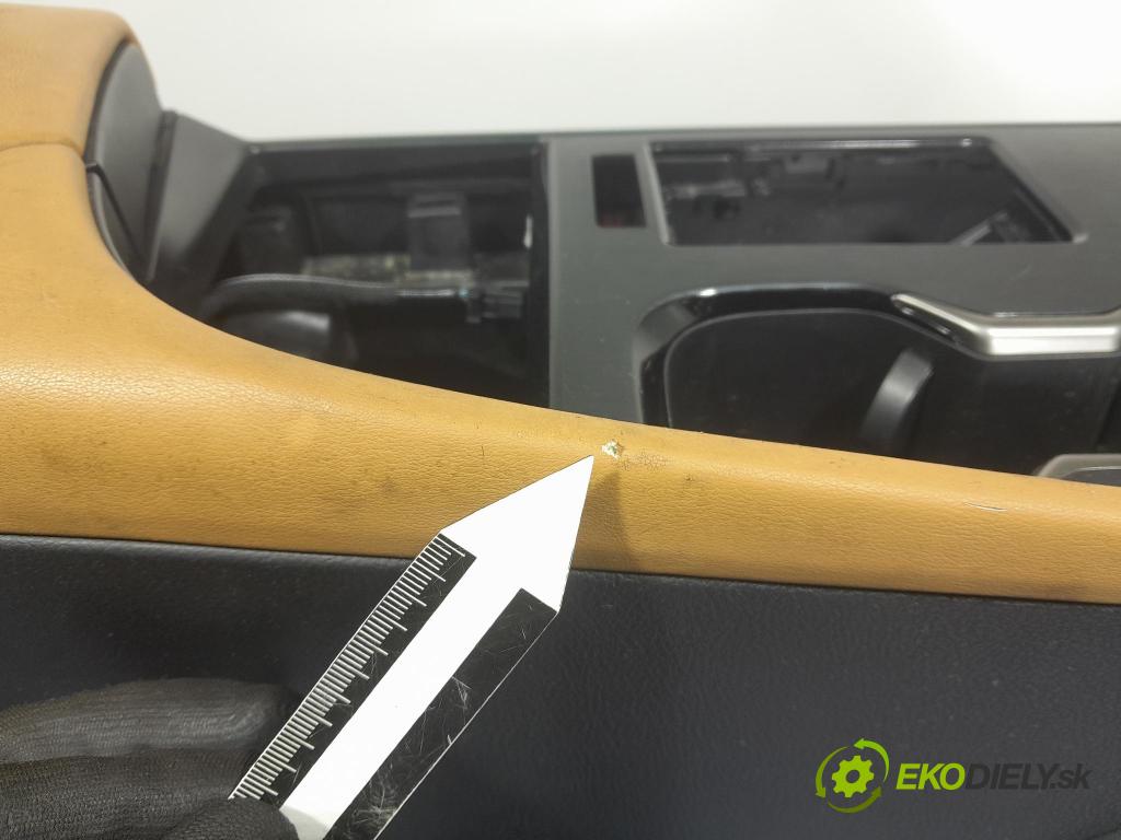 Lexus ES 2023 operadlo