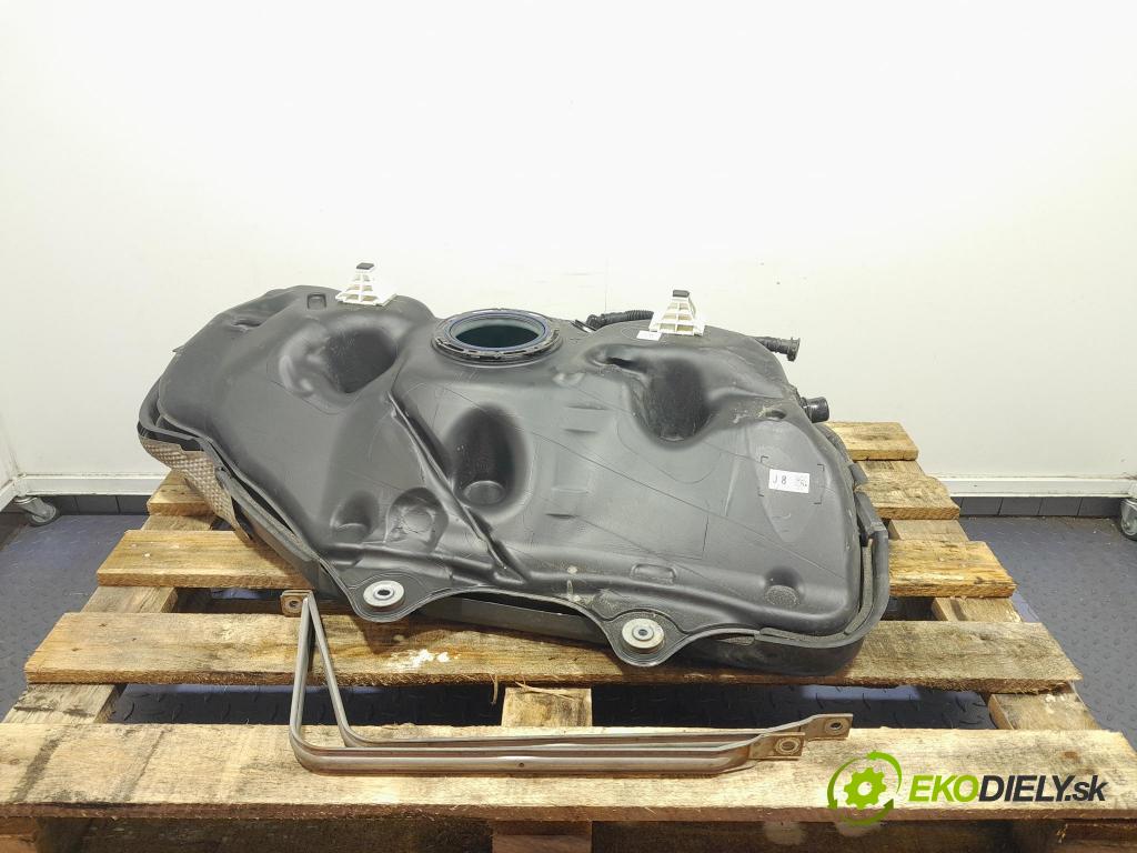 Lexus ES 2023 Nádrž: Paliva: 77100-33C00