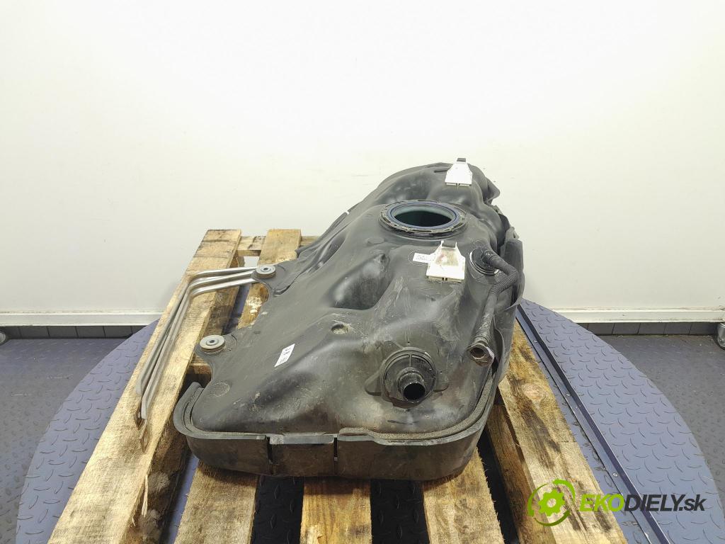 Lexus ES 2023 Nádrž: Paliva: 77100-33C00