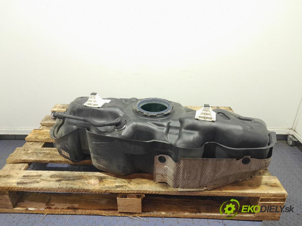 Lexus ES 2023 Nádrž: Paliva: 77100-33C00