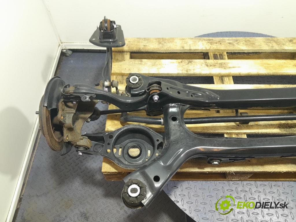 Lexus ES 2023 výstuha Pozastavenia: zad 