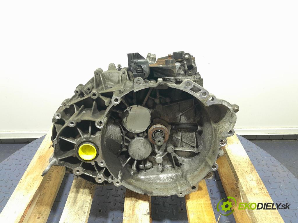 Volvo V40 2013 prevodovka Manualna D66R-7002-AA
