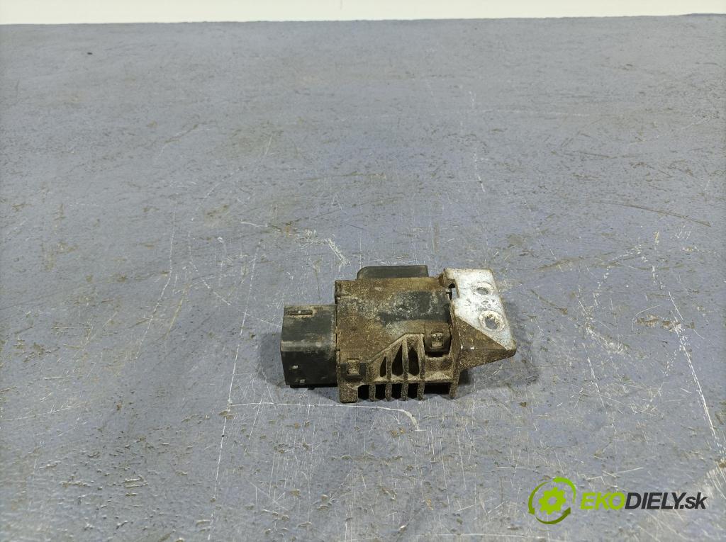 Nissan Navara 2019 riadiaca jednotka 271203982R