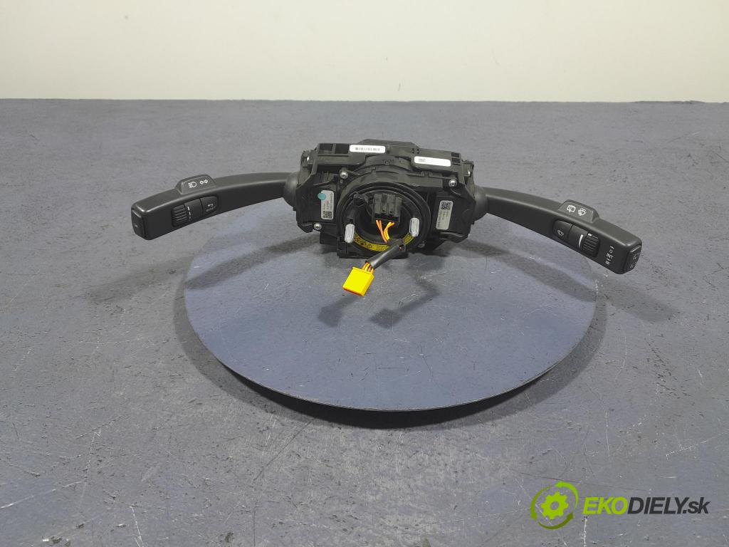 Volvo V40 2013 prepínač Komplex: 31327903