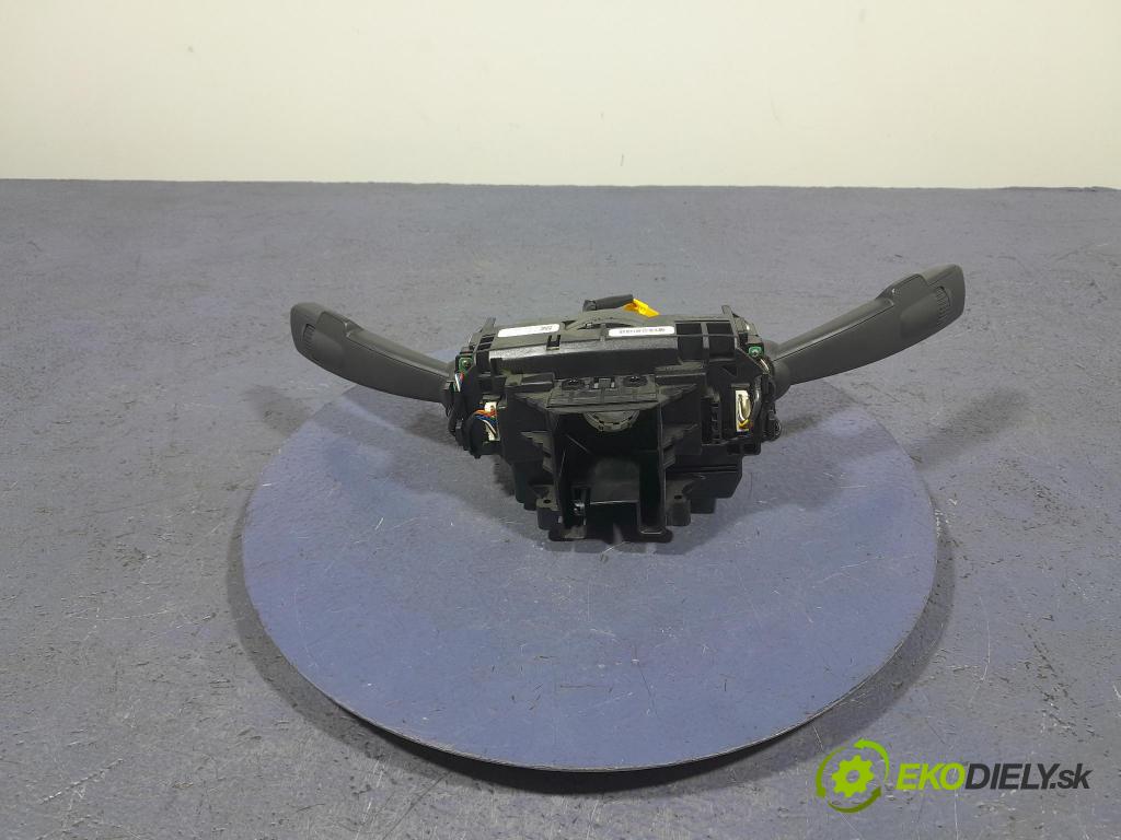 Volvo V40 2013 prepínač Komplex: 31327903