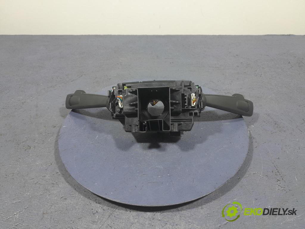 Volvo V40 2013 prepínač Komplex: 31327903