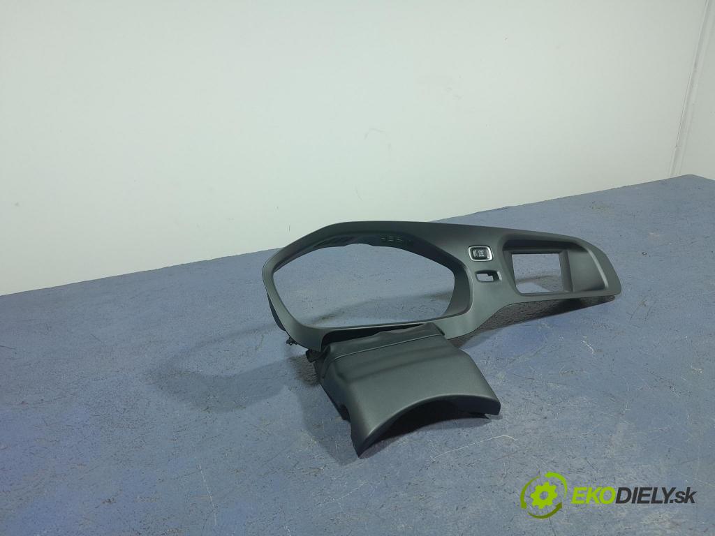 Volvo V40 2013 kryt Plast: Interiéry: 31389537