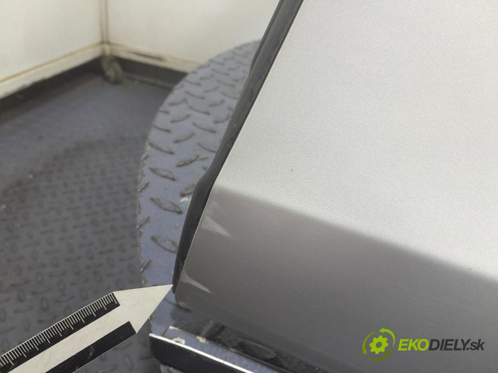 Volvo V40 2013 dvere zad Vľavo: