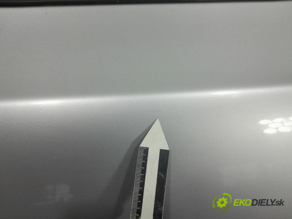 Volvo V40 2013 dvere zad Vľavo: