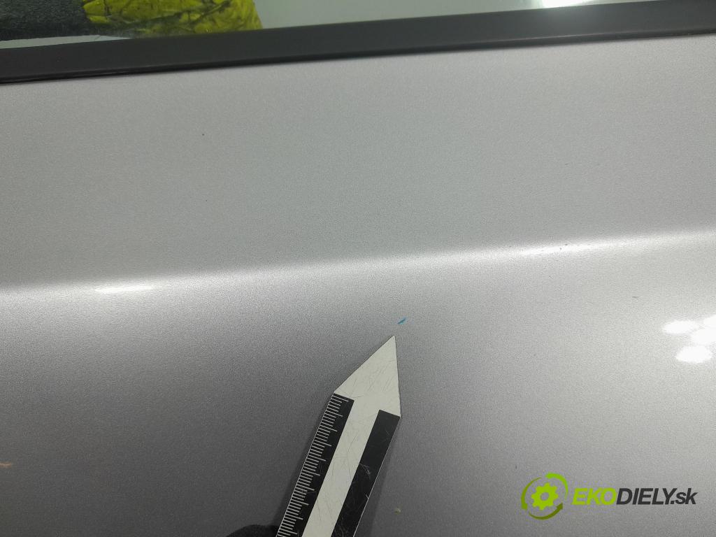 Volvo V40 2013 dvere zad pravé
